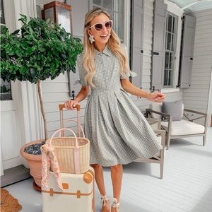 Gal Meets Glam Delilah